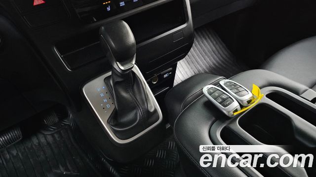 Hyundai Staria 2024 — photo 9