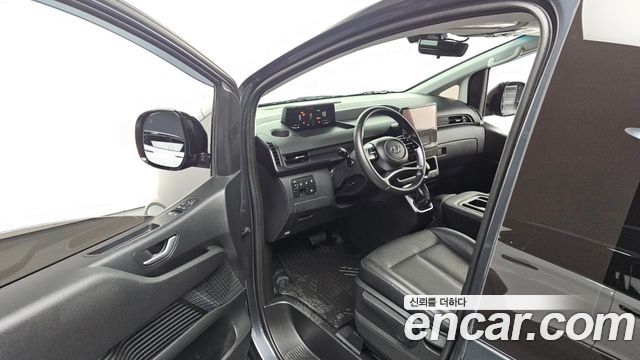 Hyundai Staria 2024 — photo 10