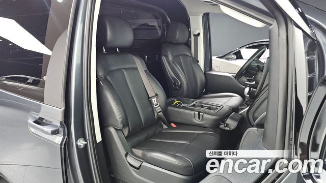 Hyundai Staria 2024 — photo 11