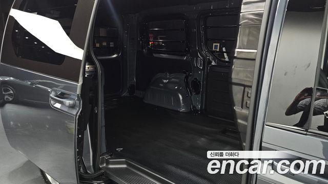 Hyundai Staria 2024 — photo 15