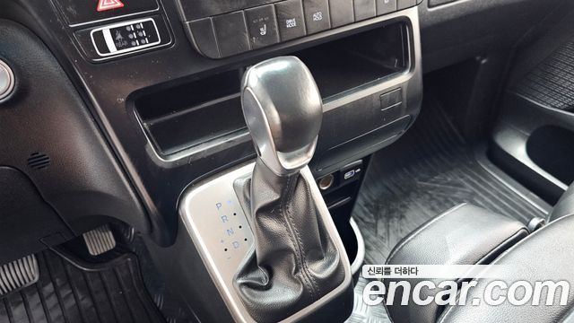 Hyundai Staria 2024 — photo 9