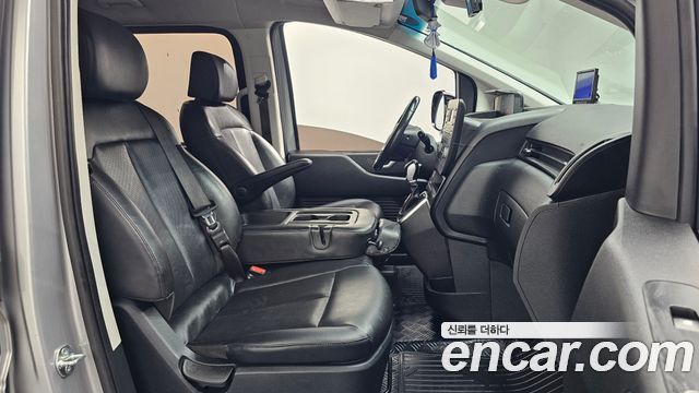 Hyundai Staria 2024 — photo 11
