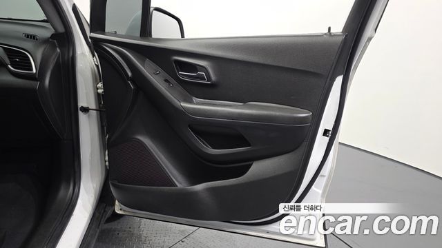 Chevrolet Korea Trax 2017 — photo 14