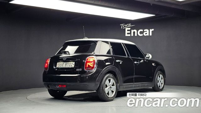 Mini Cooper 2019 — photo 2