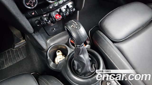 Mini Cooper 2019 — photo 9