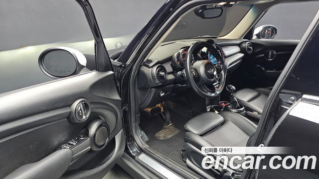 Mini Cooper 2019 — photo 10