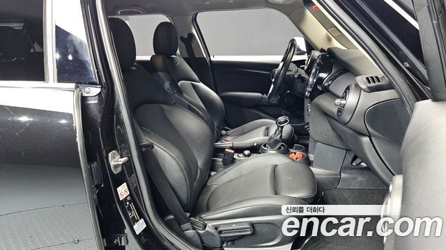 Mini Cooper 2019 — photo 11