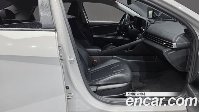 Hyundai AVANTE 2021 — photo 11