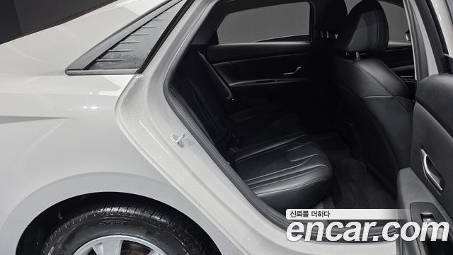 Hyundai AVANTE 2021 — photo 12