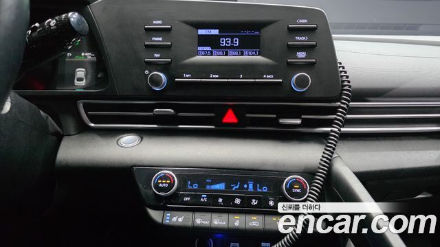 Hyundai AVANTE 2021 — photo 17