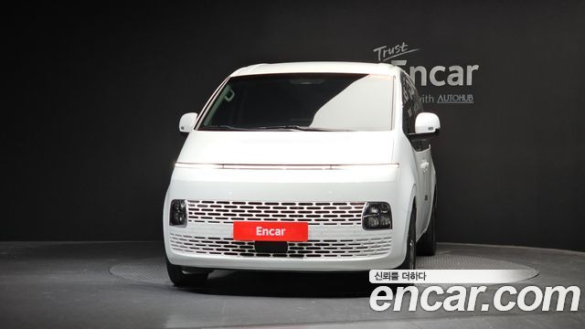 Hyundai Staria 2025 — photo 3