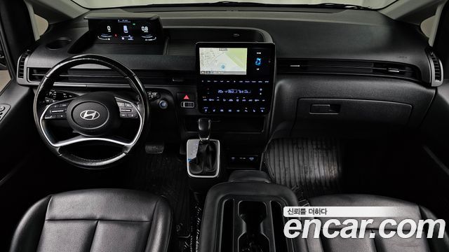 Hyundai Staria 2025 — photo 10
