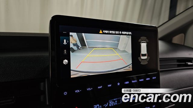 Hyundai Staria 2025 — photo 21