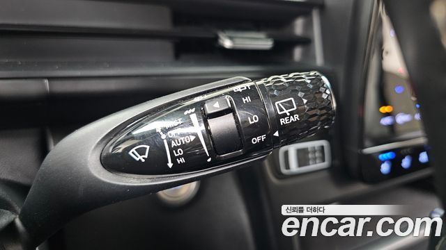Hyundai Staria 2025 — photo 24
