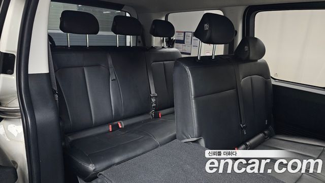 Hyundai Staria 2025 — photo 25