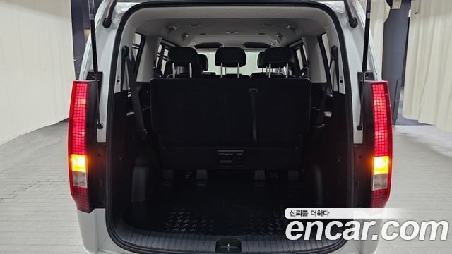 Hyundai Staria 2025 — photo 26