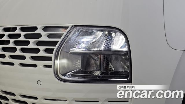 Hyundai Staria 2025 — photo 8