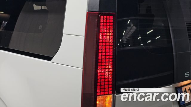 Hyundai Staria 2025 — photo 9