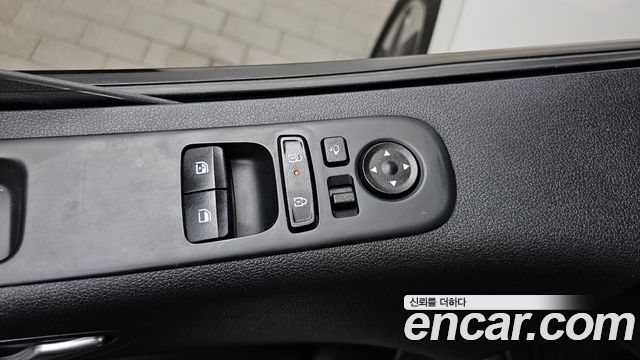 Hyundai Staria 2025 — photo 29