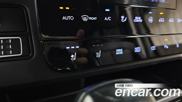 Hyundai Staria 2025 — photo 31