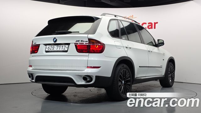 BMW X5 2011 — photo 2