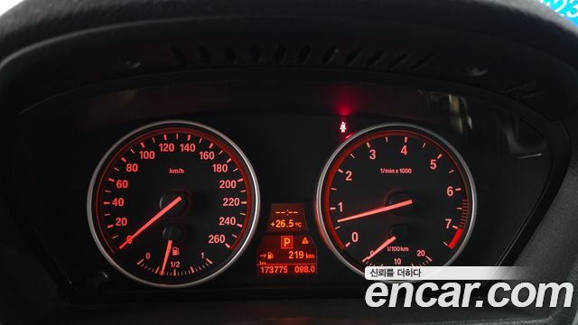 BMW X5 2011 — photo 8
