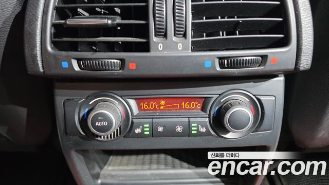 BMW X5 2011 — photo 18