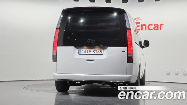 Hyundai Staria 2025 — photo 4