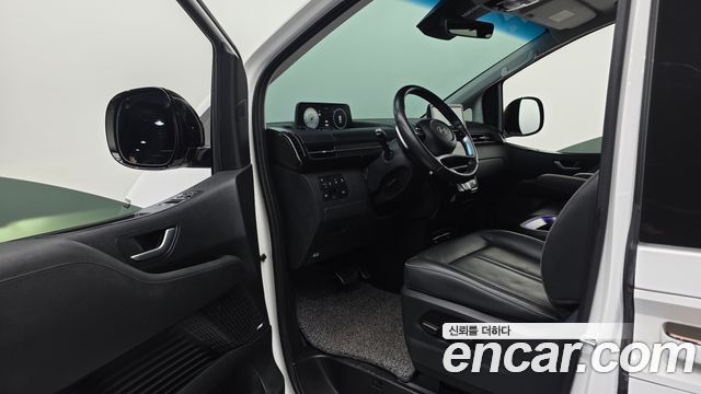 Hyundai Staria 2025 — photo 12