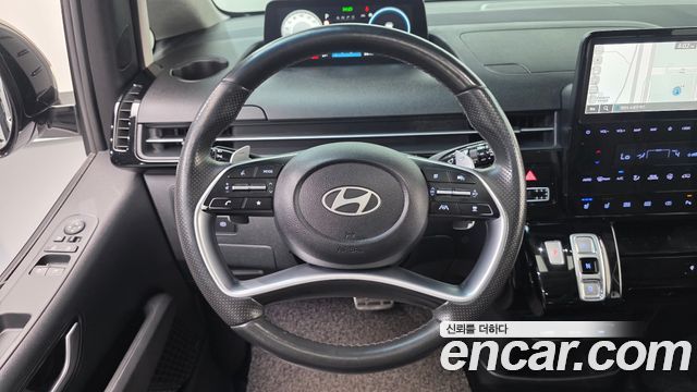 Hyundai Staria 2025 — photo 13