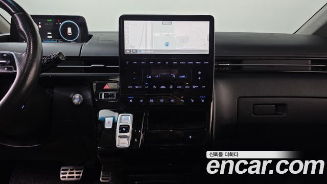 Hyundai Staria 2025 — photo 14