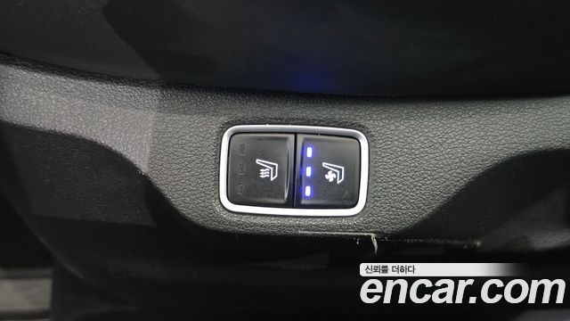 Hyundai Staria 2025 — photo 18