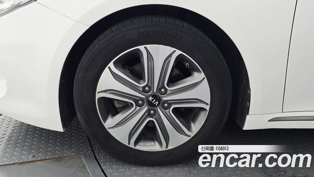 Kia K5 2017 — photo 5