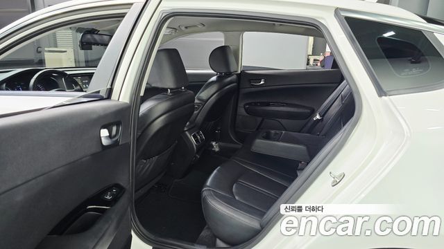 Kia K5 2017 — photo 11