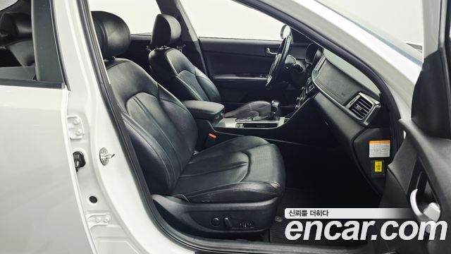 Kia K5 2017 — photo 12
