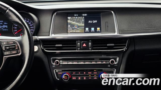 Kia K5 2017 — photo 14