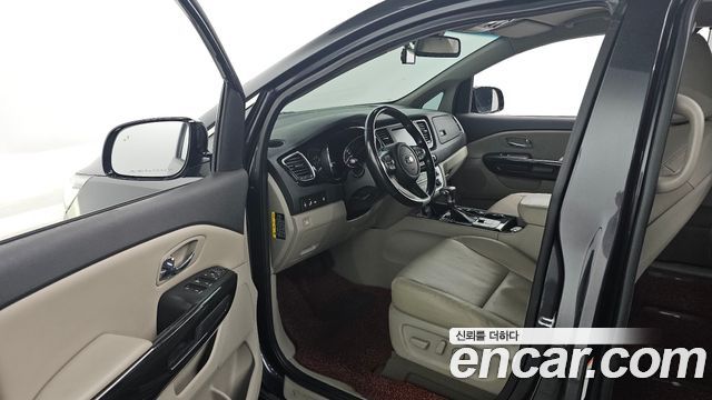 Kia Canival 2019 — photo 10