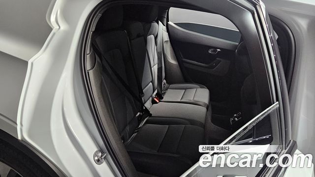 Polestar Polestar 2 2023 — photo 18