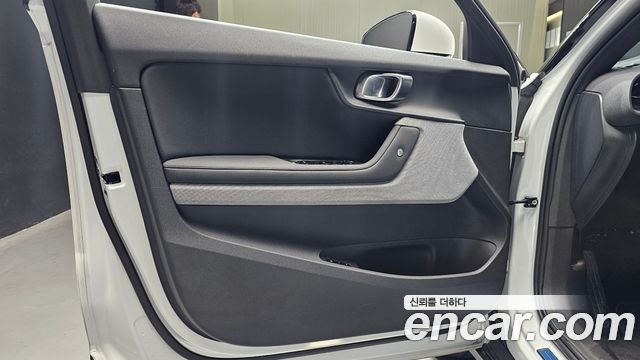 Polestar Polestar 2 2023 — photo 14