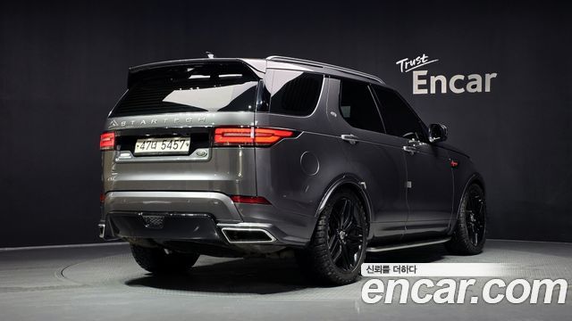 Land Rover Discovery 2018 — photo 2