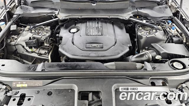 Land Rover Discovery 2018 — photo 6