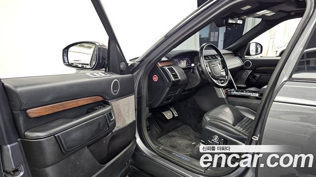 Land Rover Discovery 2018 — photo 10