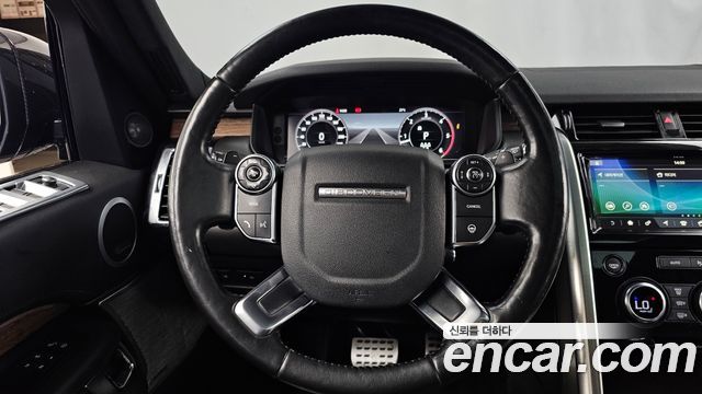 Land Rover Discovery 2018 — photo 13