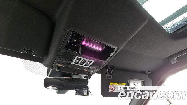Land Rover Discovery 2018 — photo 17