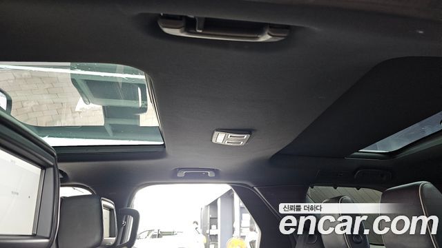 Land Rover Discovery 2018 — photo 19