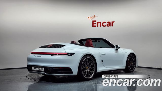 Porsche 911 2020 — photo 2