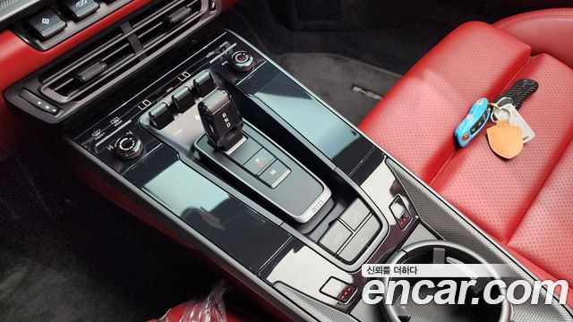 Porsche 911 2020 — photo 12