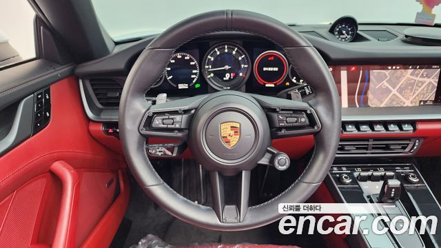 Porsche 911 2020 — photo 19