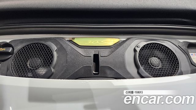 Porsche 911 2020 — photo 24