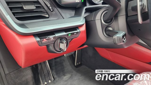 Porsche 911 2020 — photo 25